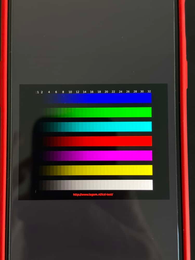 OnePlus 6 showing a correctly displayed color palette